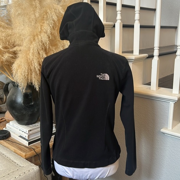 The North Face Essential zip up fleece hoodie in black Size Small - Picture 6 of 6